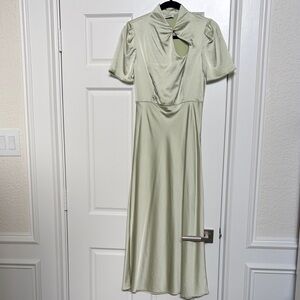 Twist-Keyhole Midi Dress in Light Sage